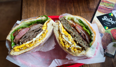 pao de queijo burgers